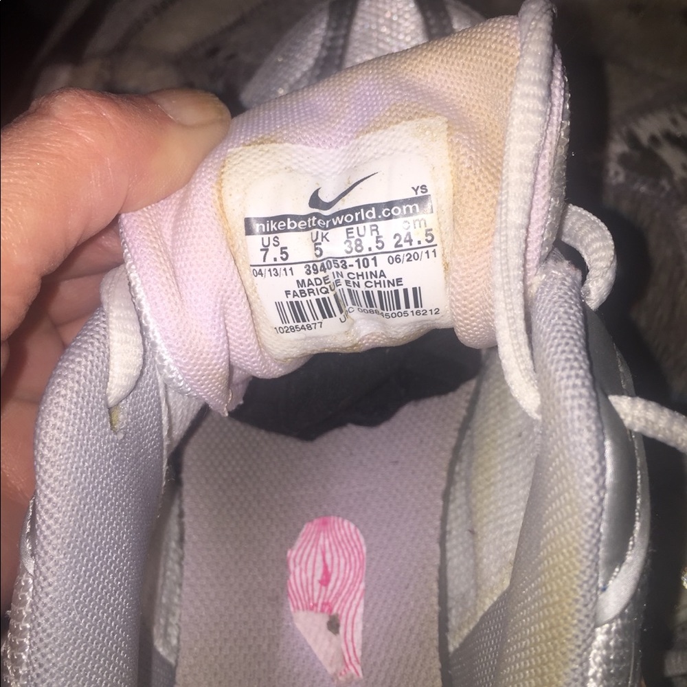 Nike shoes - Picture 6 of 6
